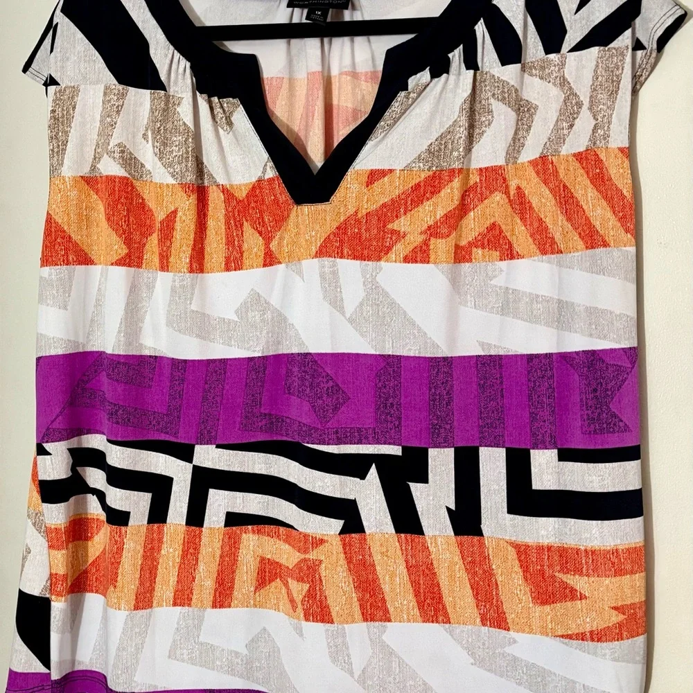 Colorful Geometric Women's Top - Picture 2 of 6